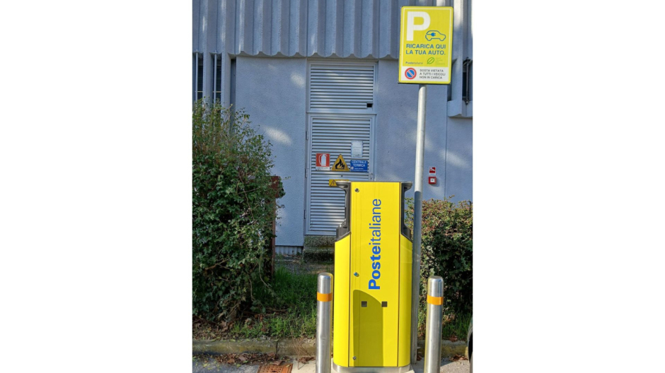 Poste Italiane attiva cinque colonnine elettriche nel VCO